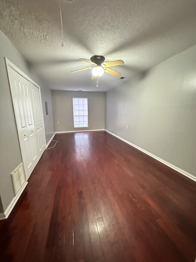 Building Photo - 1 Brandle Cove