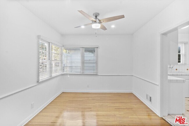 Building Photo - 920 Carrillo Dr