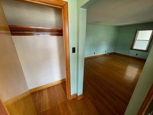 Building Photo - Cute Rental House in Shelbyville