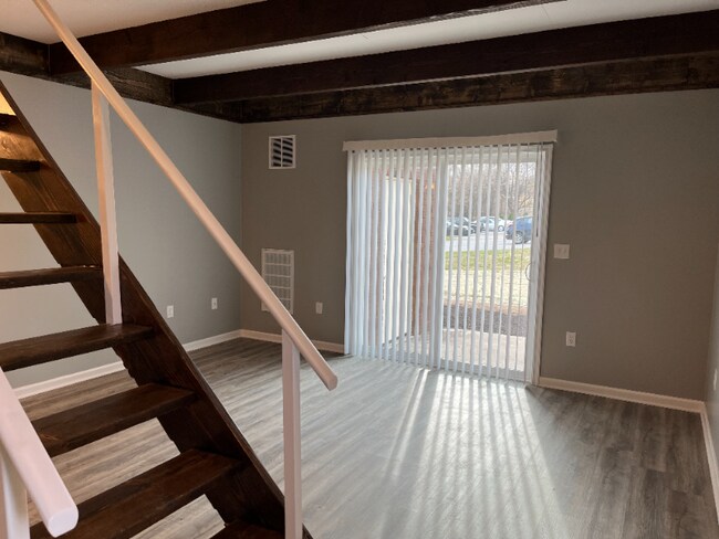 Building Photo - 164 Logan Rd