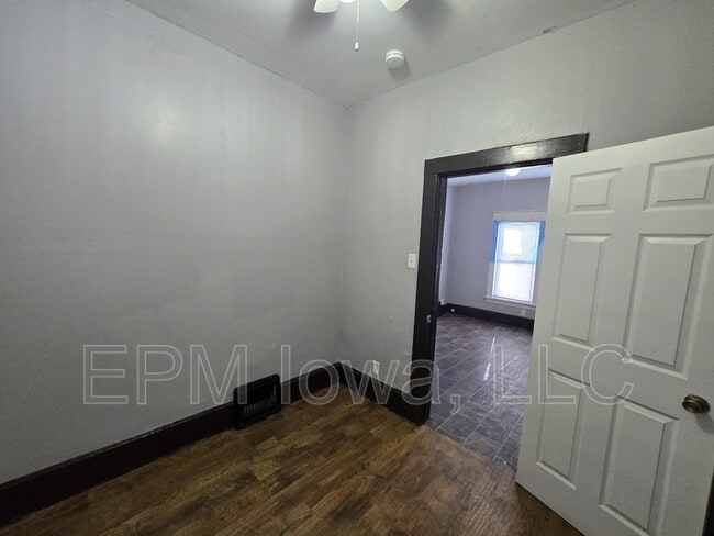 Building Photo - 208 Clay St