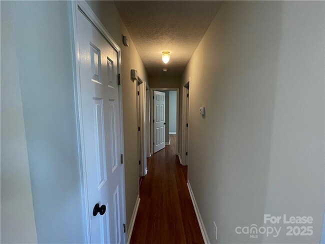 Building Photo - 2474 Oak Valley Ln