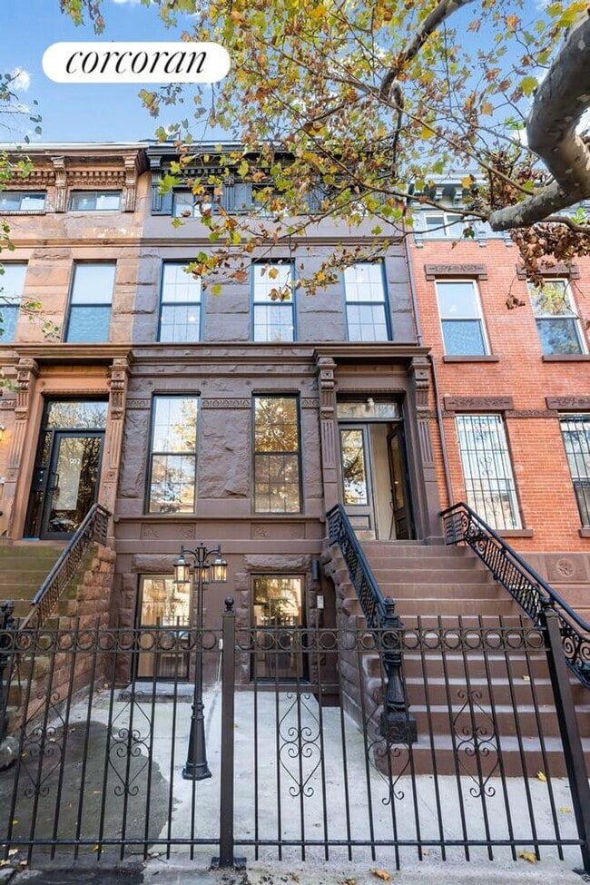 Building Photo - 950A Greene Ave
