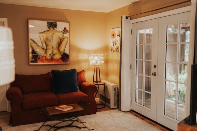 Building Photo - Sunlit Sanctuary in the Redwoods