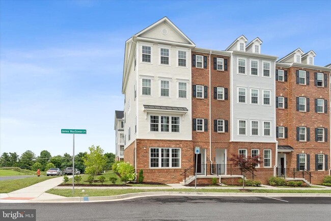 Building Photo - 9454 James MacGowan Ln