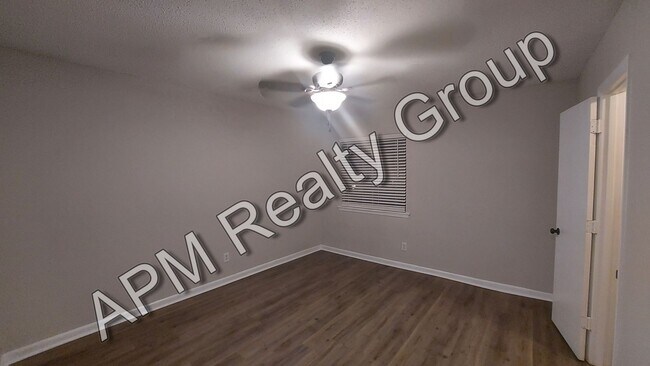 Building Photo - 101 Cherry Hall Dr
