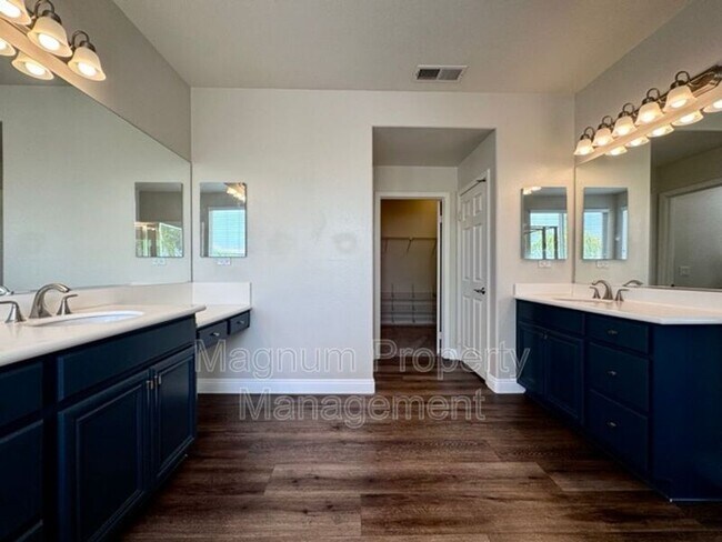 Building Photo - 34333 Northhaven Dr