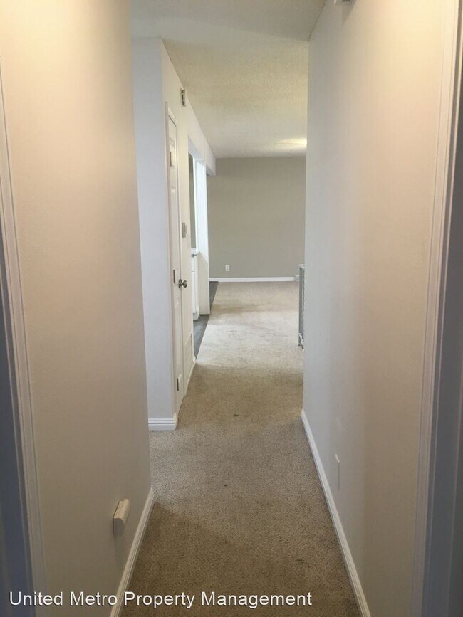 Building Photo - 3 br, 2.5 bath House - 557 Shalimar Drive