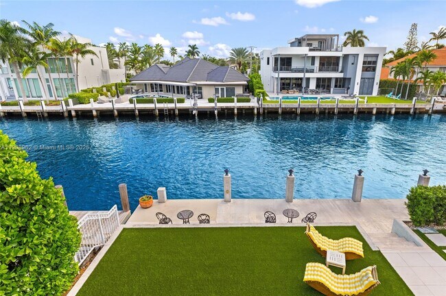 Building Photo - 70 Bay Colony Ln