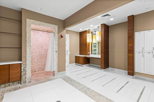 Building Photo - 2/2 in Marina Grande