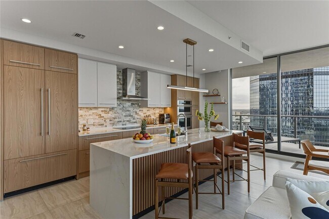 Building Photo - 275 1st Ave S