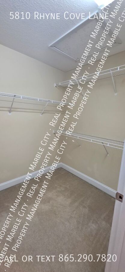 Building Photo - 5810 Rhyne Cove Ln