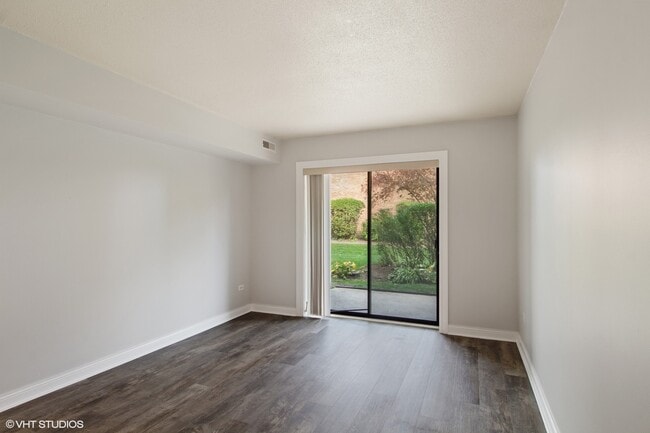 Building Photo - 1295 N Sterling Ave