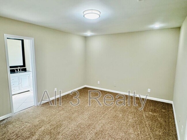 Building Photo - 3531 Edgefield Rd