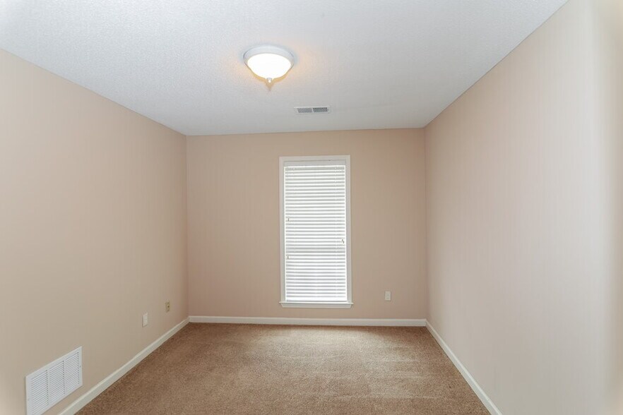 Building Photo - 5116 Summer Mist Cove