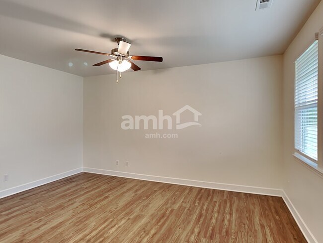 Building Photo - 5079 Trailwater Dr