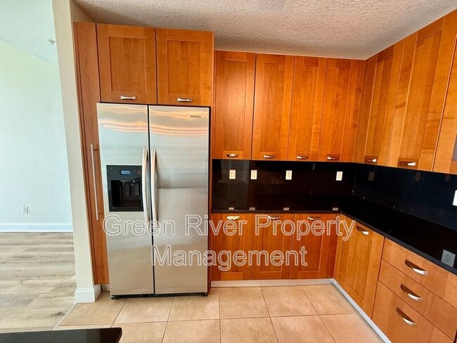 Building Photo - 1431 Riverplace Blvd