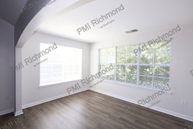 Building Photo - 604 Bristol Village Dr