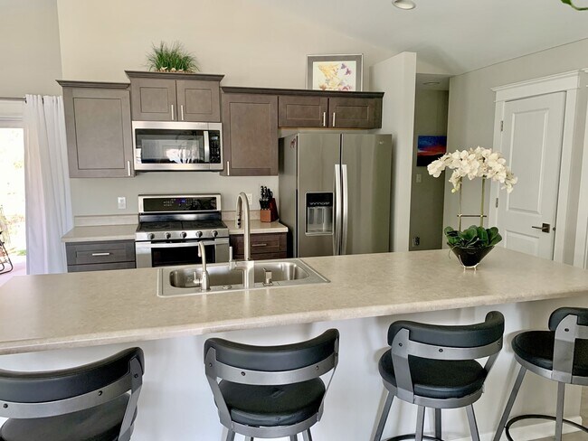 Building Photo - 104 Emerald Dr