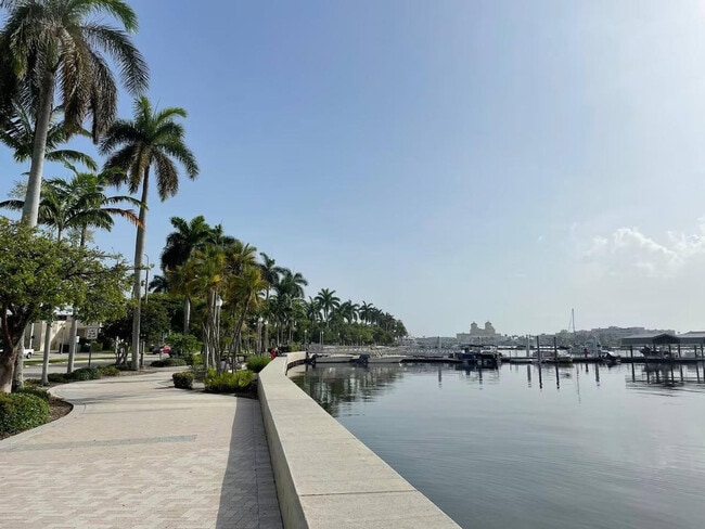 Building Photo - 430 45th St