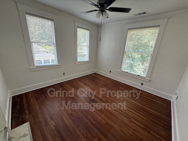 Building Photo - 653 Anderson St
