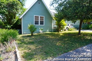 Building Photo - 419 W Lullwood Ave