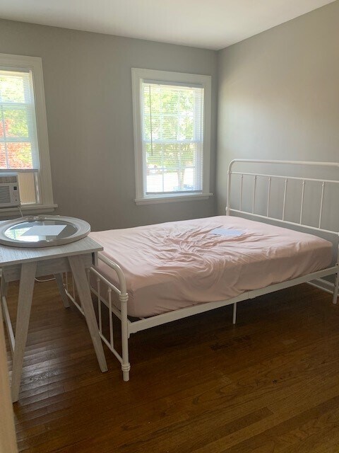 Building Photo - 641 W 44th St