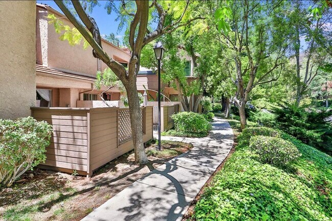 Building Photo - 29 Via Colinas