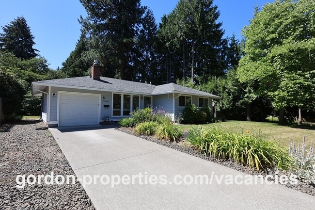 Building Photo - 10851 SE Garrett Dr
