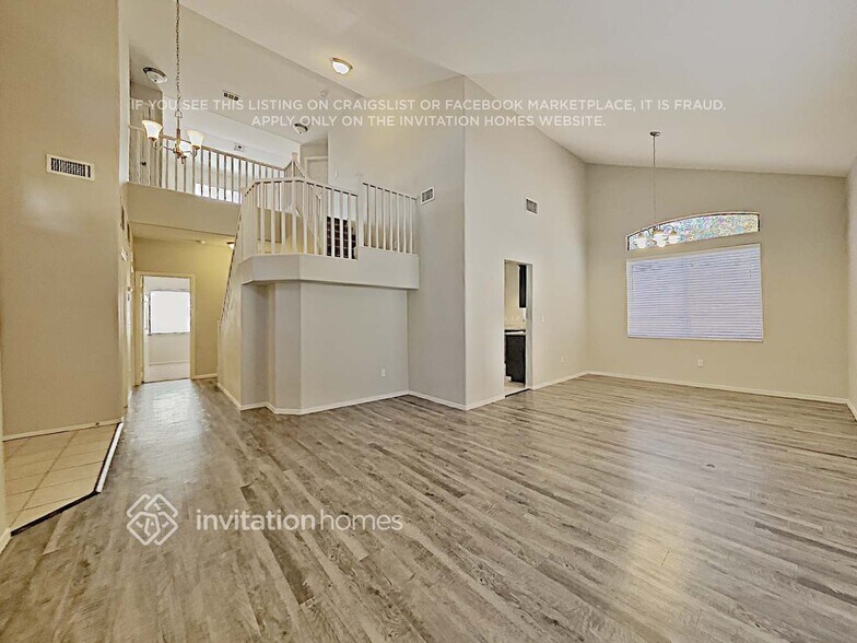 Building Photo - 327 Greenleaf Glen St