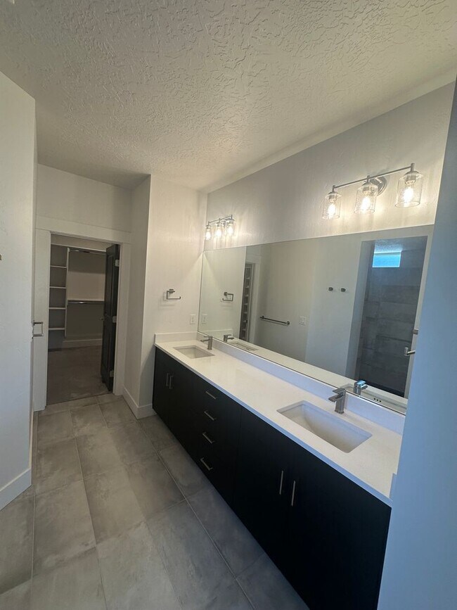 Building Photo - Riverstone: 3 Bedroom 3 Bath, Patio Home, ...