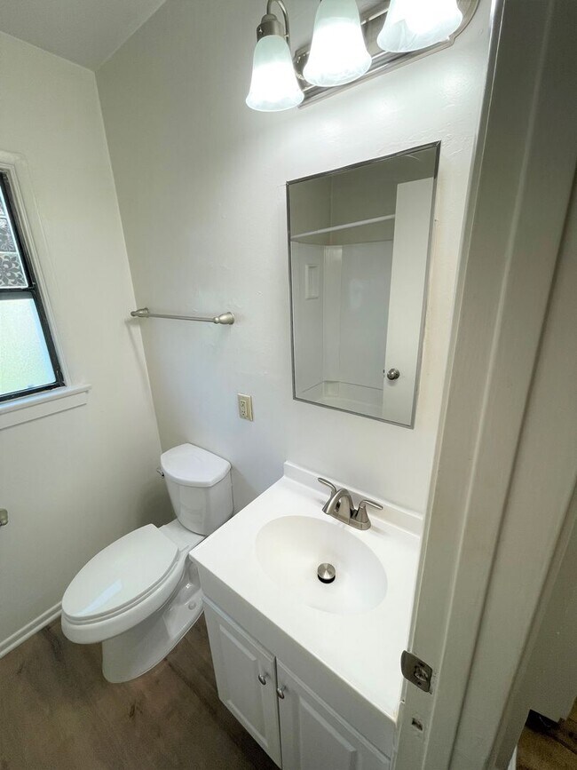 Building Photo - 740main