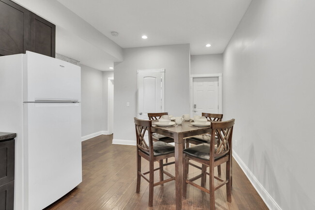 Building Photo - 288 S Souder Ave