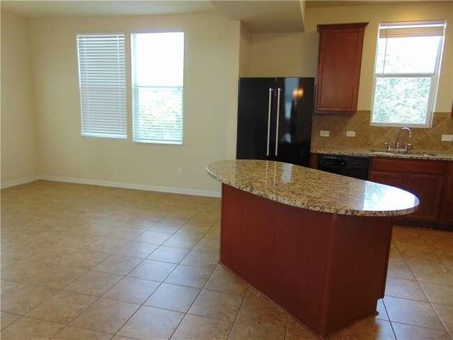 Building Photo - 1700 Sanders