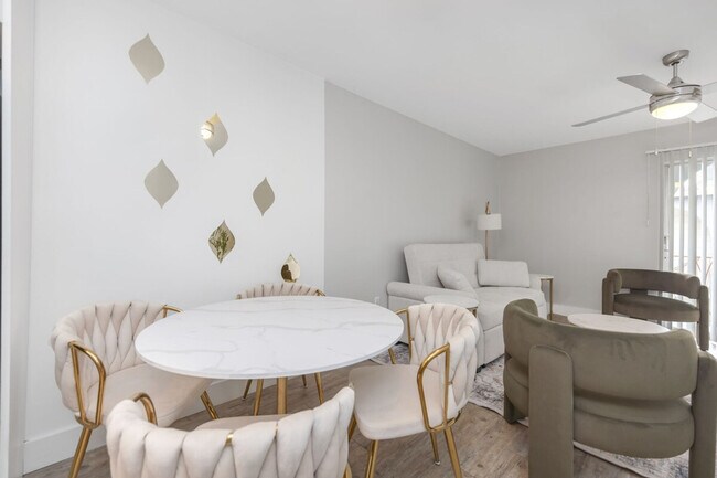 Building Photo - 4403 W Cleveland St