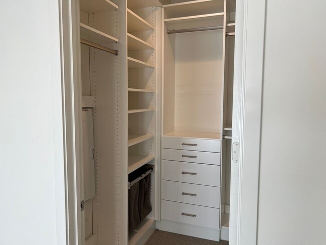 Building Photo - Exclusive Executive Condo in the Heart of ...