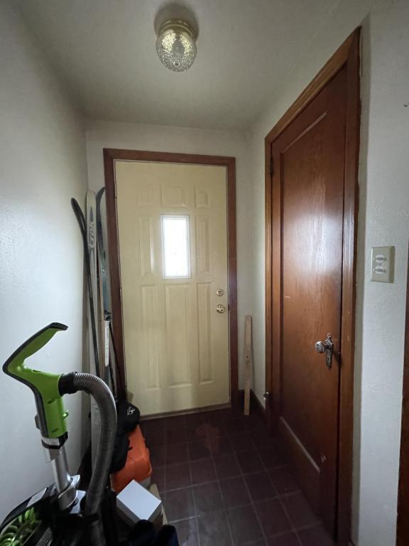 Building Photo - 1323 N 21st St