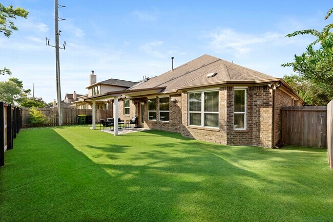 Building Photo - 13306 Misting Falls Ln