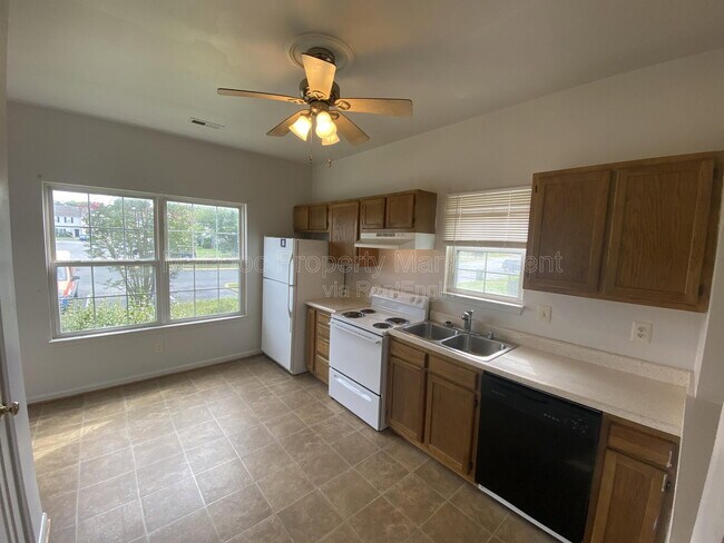 Building Photo - 10910 Coreys Way