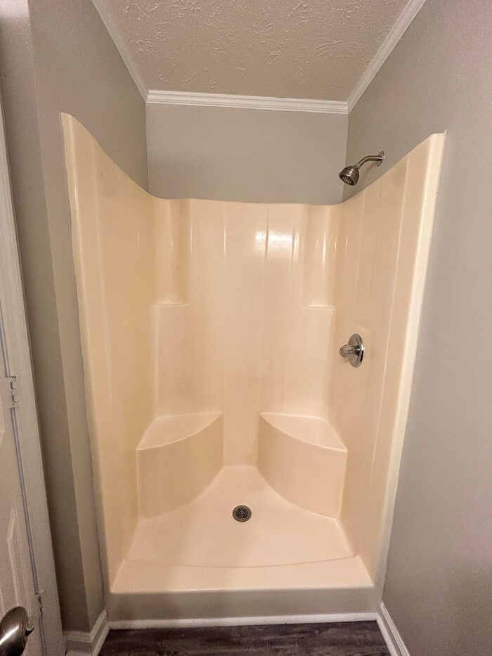 Building Photo - 1008 Tyree Ct S