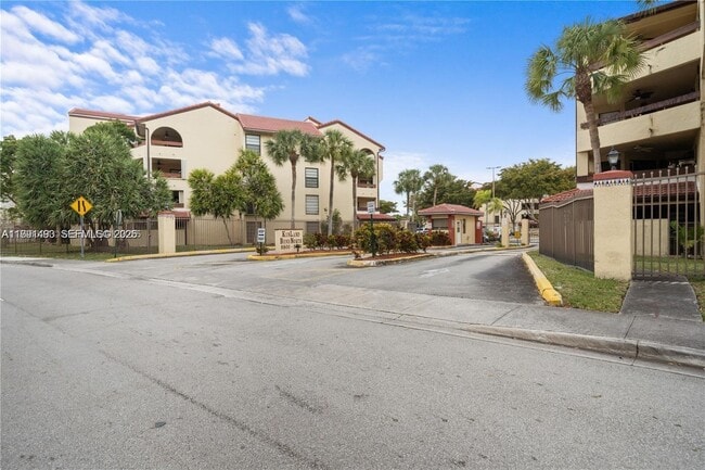 Building Photo - 8830 SW 123rd Ct