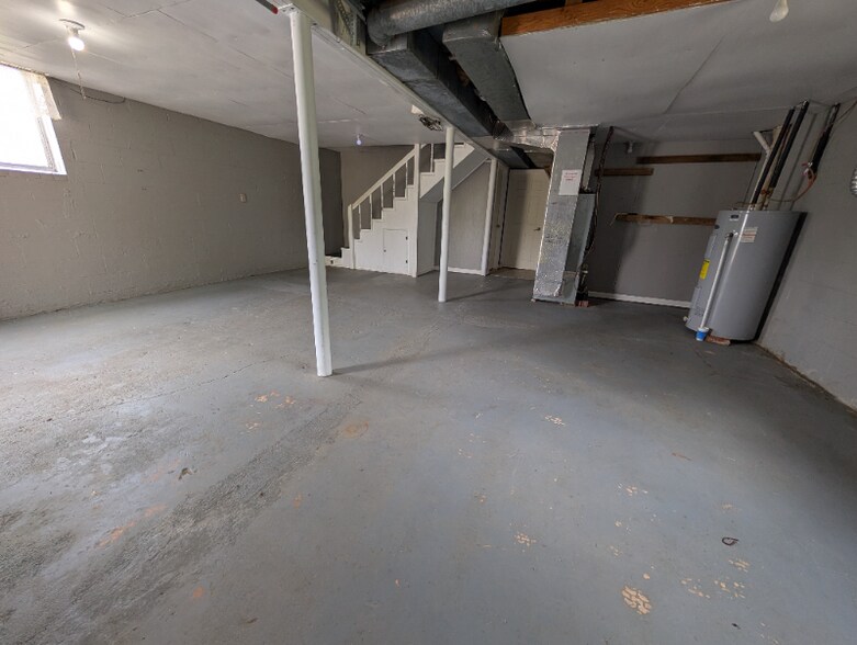 Building Photo - 505 N Stanwood Ln