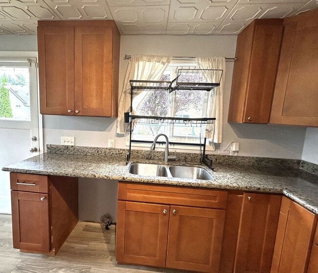 Building Photo - Rambler with Basement
