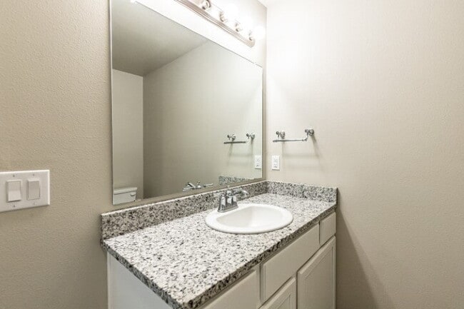 Building Photo - "Charming 3-Bed, 2-Bath Haven with 1,615 Sq Ft in Lubbock's Cozy Kirksey Avenue!" Half off first ...