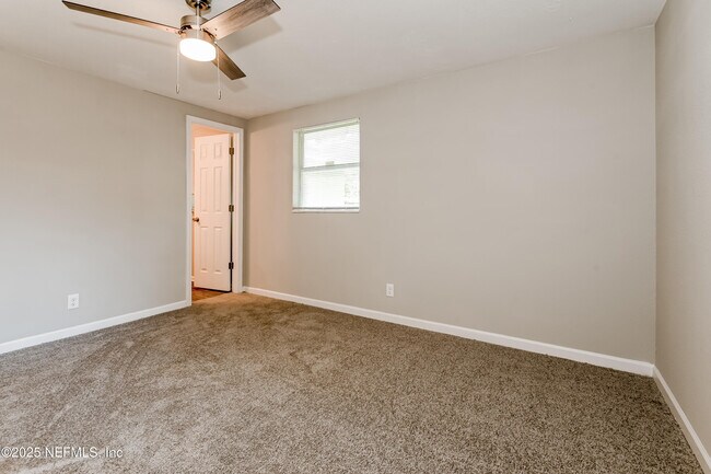 Building Photo - 6928 Sonora Dr N