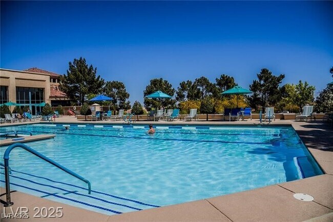 Building Photo - 10101 Hemet Dr