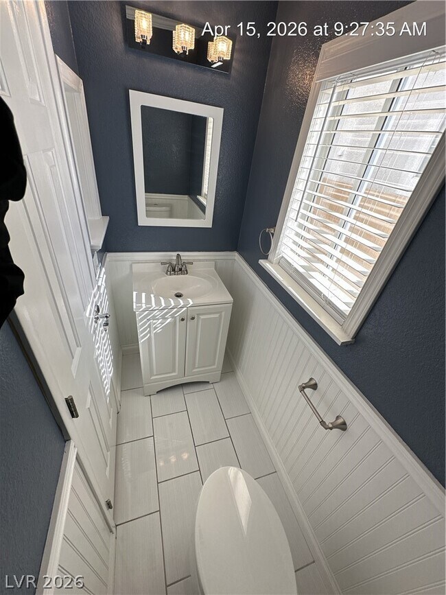 Building Photo - 8848 Hampton Green Ave