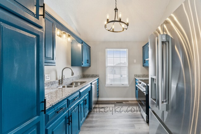 Building Photo - 6620 W 152nd St