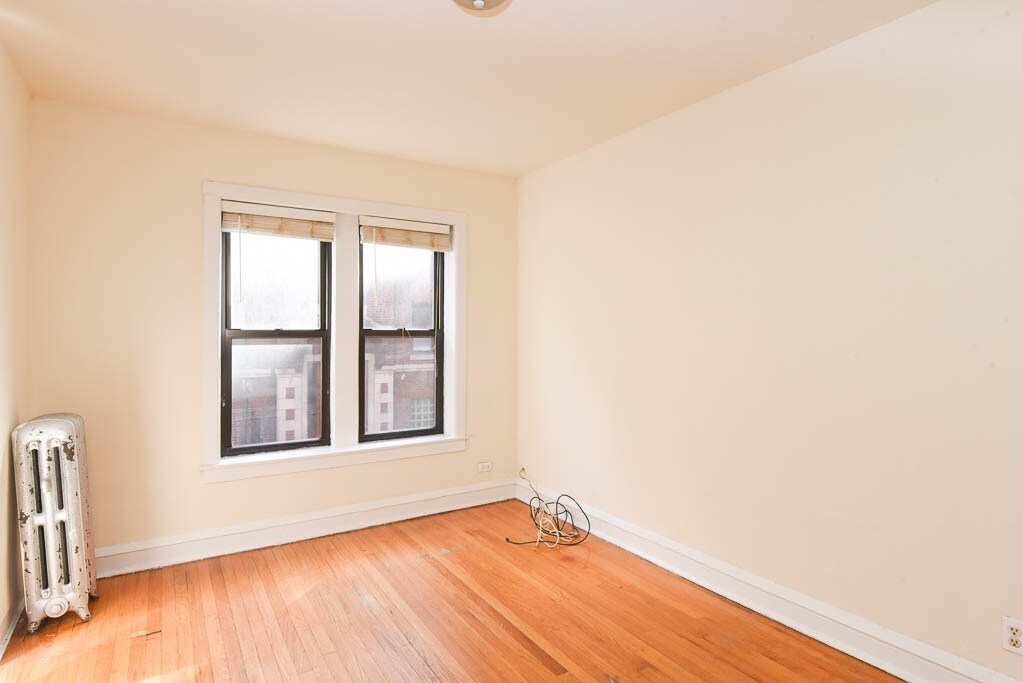 Building Photo - 3312 W Schubert Ave
