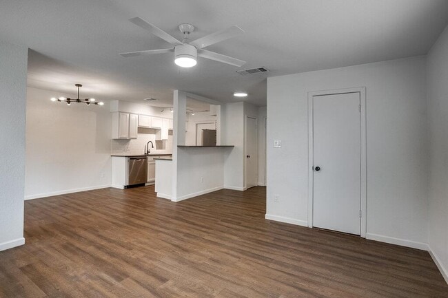 Building Photo - 2119 Gaston Pl Dr